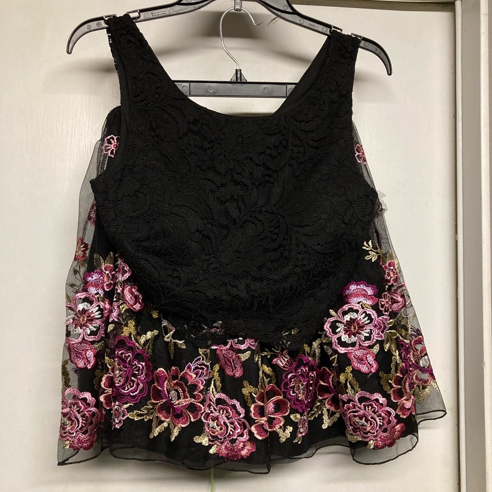 Two piece set. Great for a formal dance! Junior size 5.